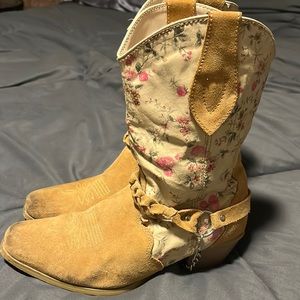 Floral cowboy boots